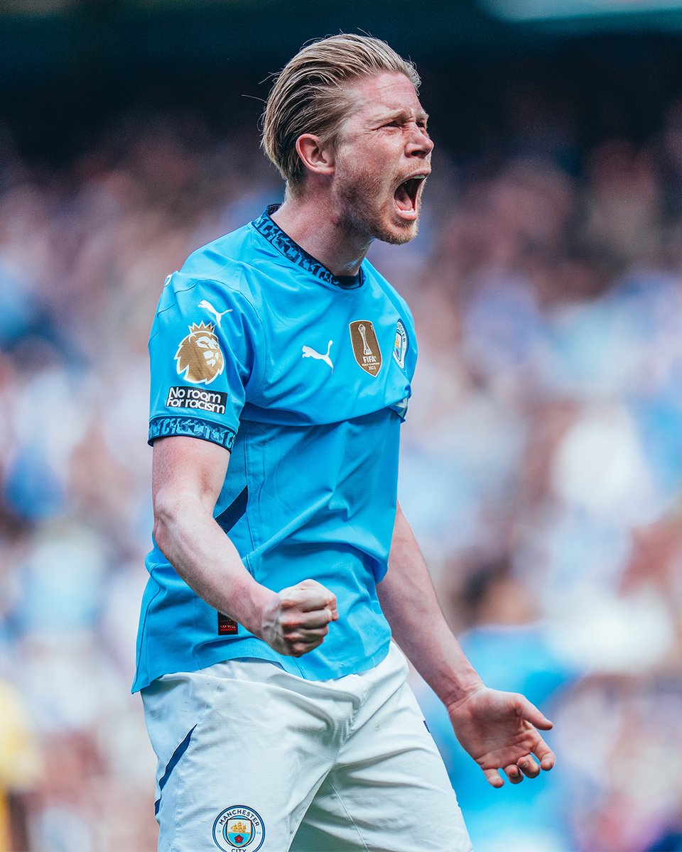 ManCity's tweet photo. King Kev 👑 https://t.co/Cvgr7daEDG
