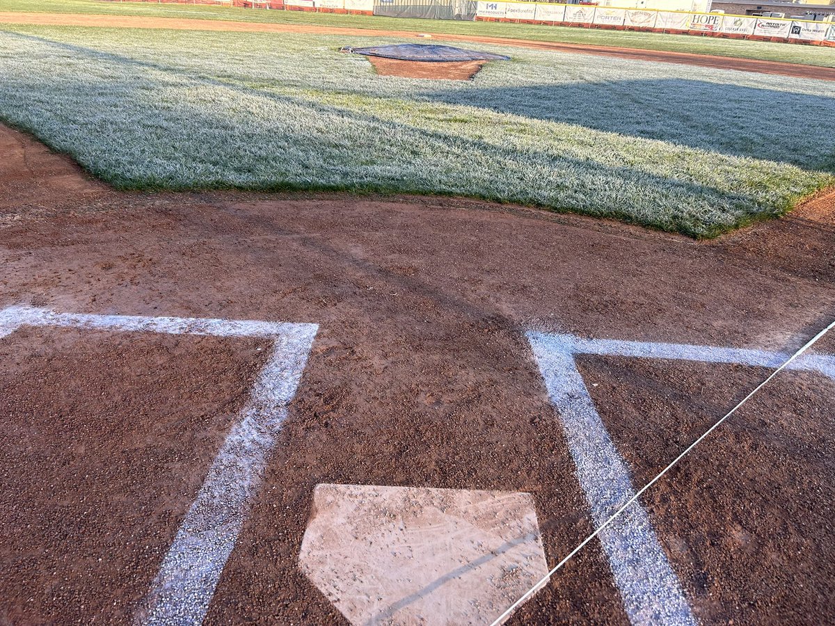 A frosty start to Little League Opening Day. ⚾️🥎❄️