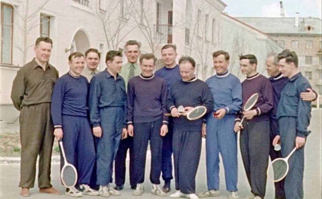 shalav's tweet photo. Celebrating Yuri's Night! 

64 years since the first Human flight to space on April 12, 1961. 

Here's Yuri Gagarin (2nd from left) pictured with the first batch of Soviet cosmonauts, March 1960.

#YuriGagarin #YurisNight #Vostok https://t.co/hMa4AR0xZI