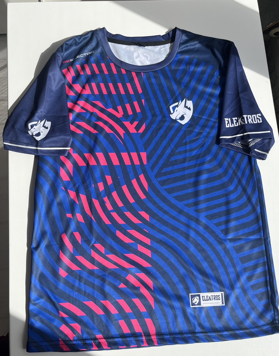 Huge thanks to <a href="/ElektrosCoc/">Team Elektros CoC</a>  and <a href="/Project_Elektro/">Project Elektros Community</a> for this amazing looking jersey! All geared up now to support the team on the road to Worlds🫡