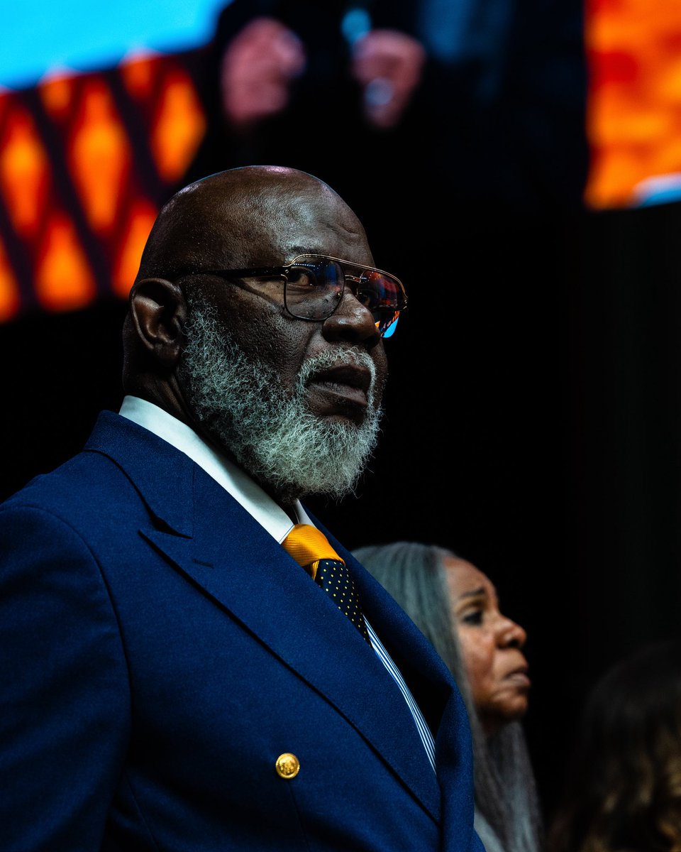 T.D. Jakes (@bishopjakes) on Twitter photo The theme of this year’s ILS, "Changing of the Guard," resonated deeply as I navigated my own transition. As the conference closes, I’m filled with gratitude. It’s been an honor leading ILS, and now, under the <a href="/TDJakesFdn/">T.D. Jakes Foundation</a>, the future looks brighter than ever!
Â
#ThisIsILS The theme of this year’s ILS, "Changing of the Guard," resonated deeply as I navigated my own transition. As the conference closes, I’m filled with gratitude. It’s been an honor leading ILS, and now, under the <a href="/TDJakesFdn/">T.D. Jakes Foundation</a>, the future looks brighter than ever!
Â
#ThisIsILS