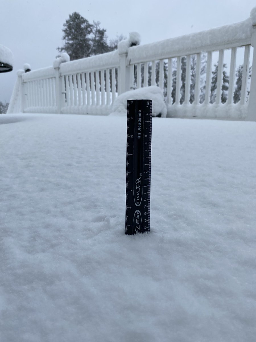FinewineO's tweet photo. @PeteNBCBoston @ShiriSpear @joshwurster_ @ericfisher @Met_CindyFitz 
Snow out this way in Westminster, Ma. https://t.co/NjDMFLT0z5