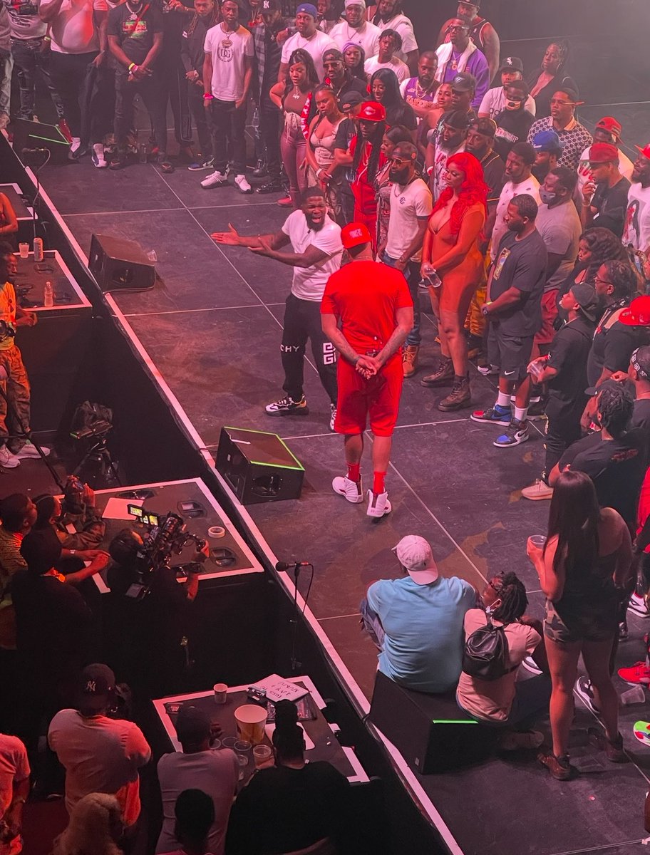 Betlifesports's tweet photo. Houston loves you, we all love you. 
FREE @Tsu_Surf : HOME SOON🙏🏽💙
#Rawbunch #FreeDaWave https://t.co/wx9rZRvr7g