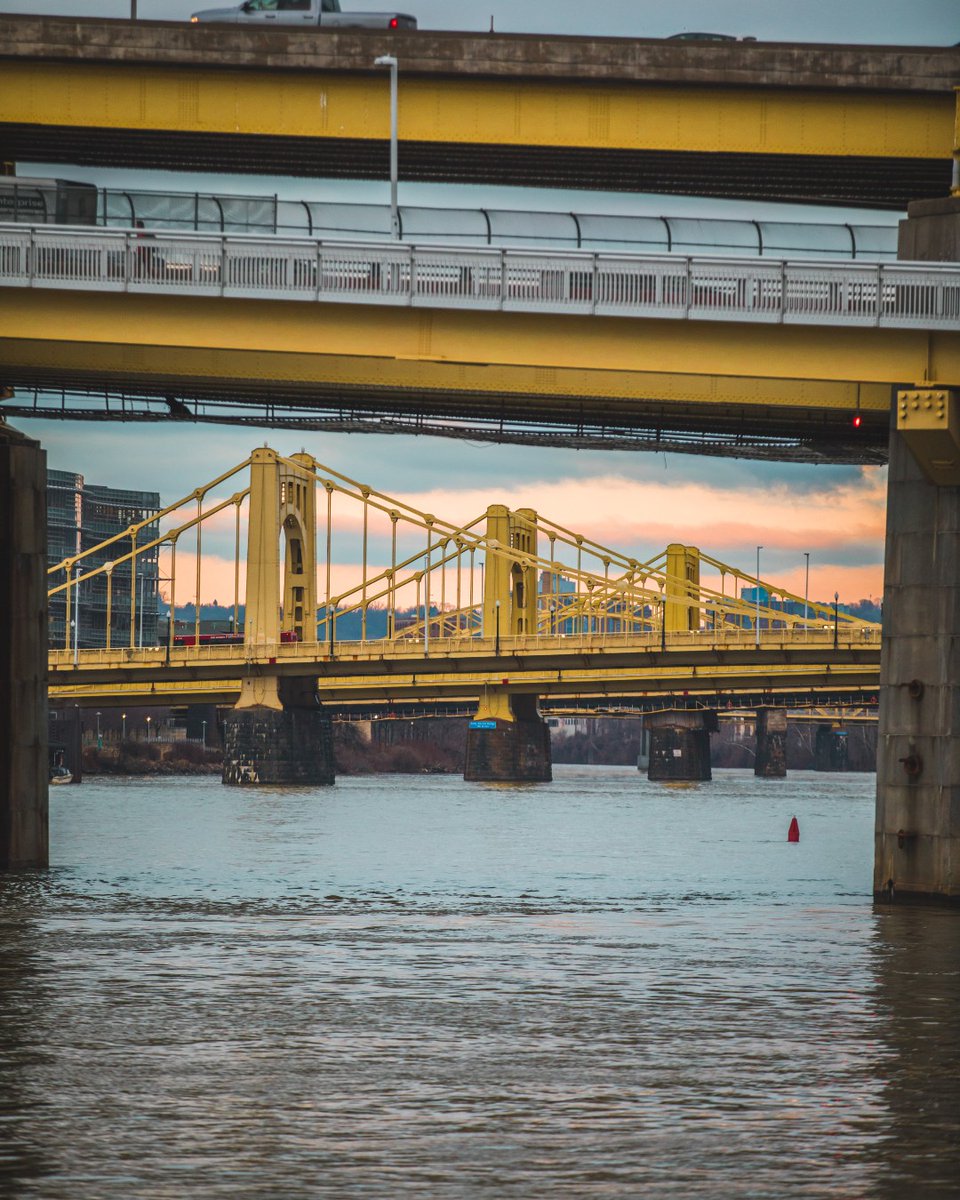 PittTweet's tweet image. PITTsburgh. Happy 412 day to our favorite city! 🖤💛