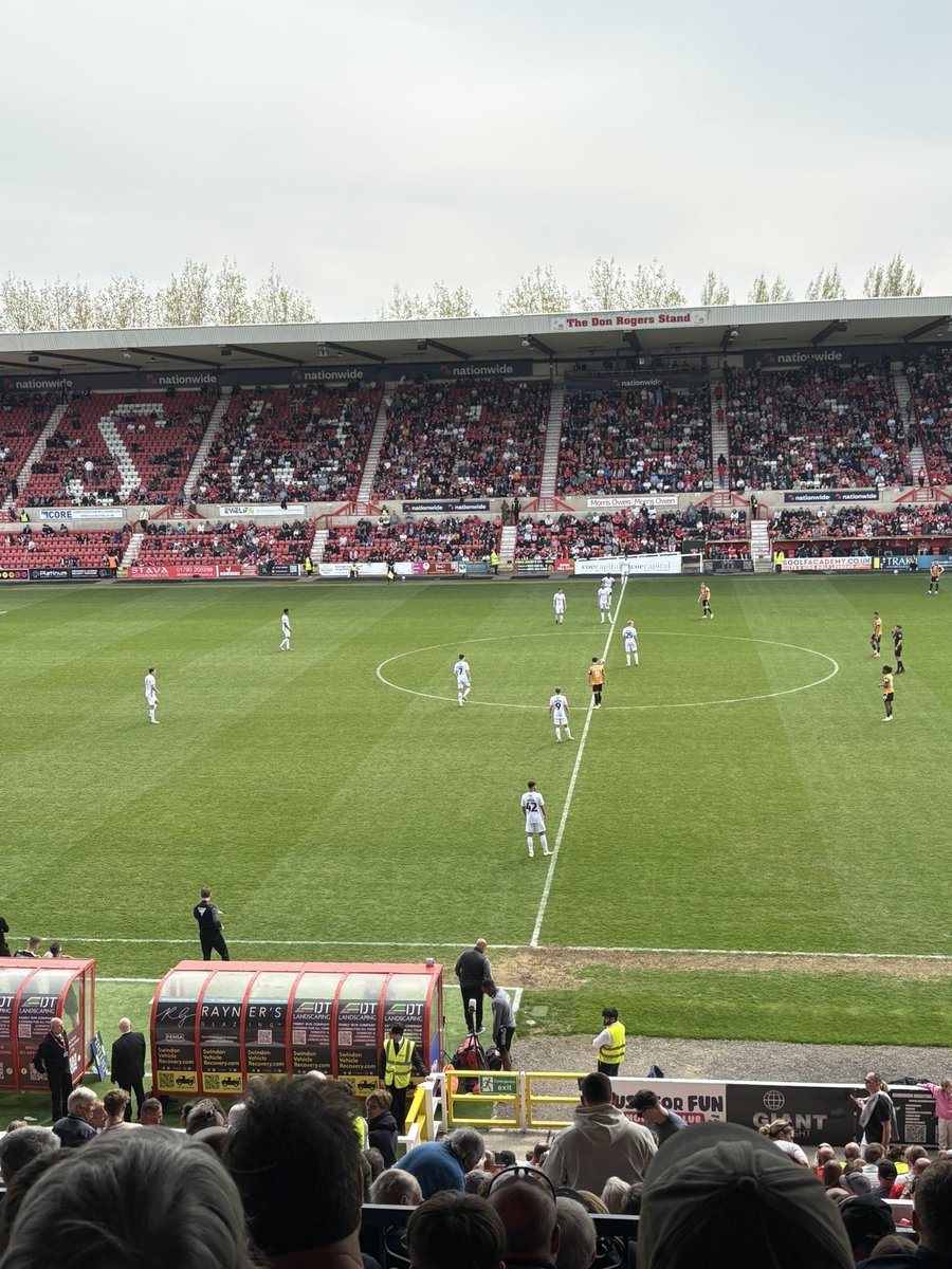 Solid 2-0-8 formation from Swindon this second half 🤣#stfc
