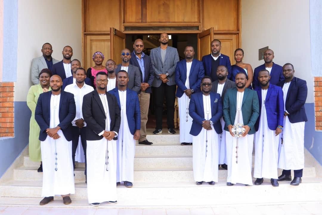 On this occasion of Season 15 of Ntare Football League hosted by Toro’s King Oyo, we ⁦@mbahisoba⁩ and from the MBAHISOBA ExCom extend to ⁦<a href="/Official_NSOBA/">Ntare School Old Boys Association (NSOBA)</a>⁩ members the best of the Season. Like we say from this side of the Bulls, Mugume Namani!