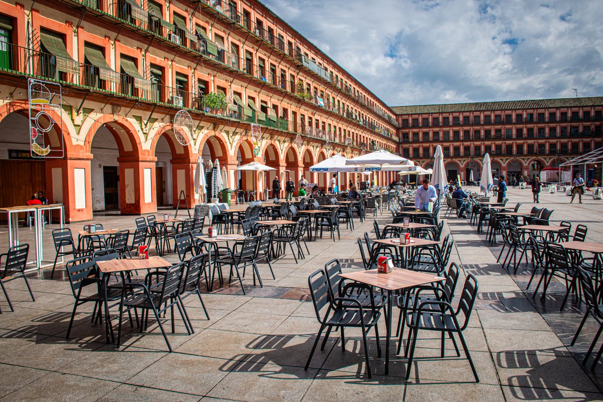 mediacitymod's tweet image. The Plaza de la Corredera in Córdoba is the perfect spot for a cold beer, Andalusia.

postcardsfromamancunian.blogspot.com/2025/04/here-c…

#Seville #Spain #Andalucía #Travel #blog #photography #travelblogger #Cadiz #Cordoba