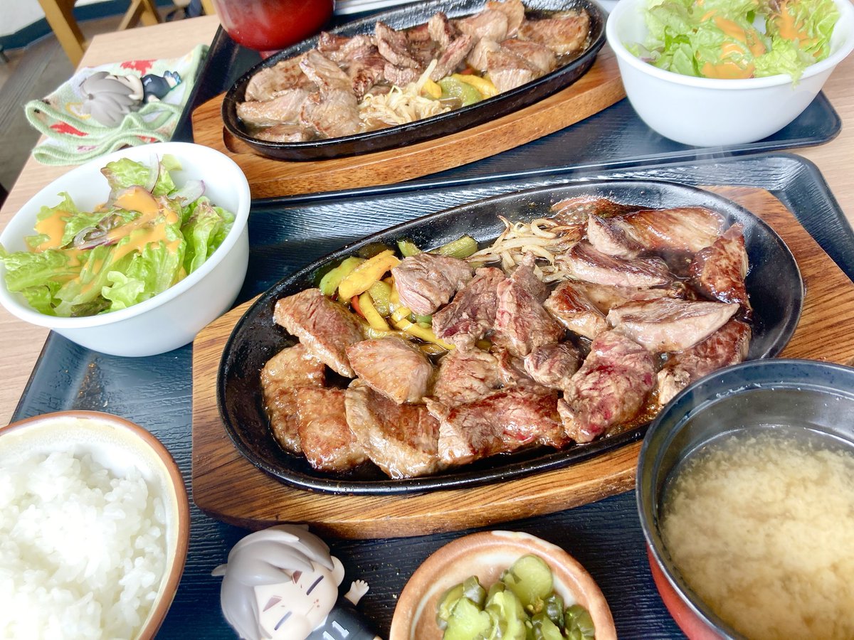 劣情さんとお肉会しました🍖

見て…ふたりとも肉増し
食べ方がわんぱくだね

本当に楽しい時間だったね！