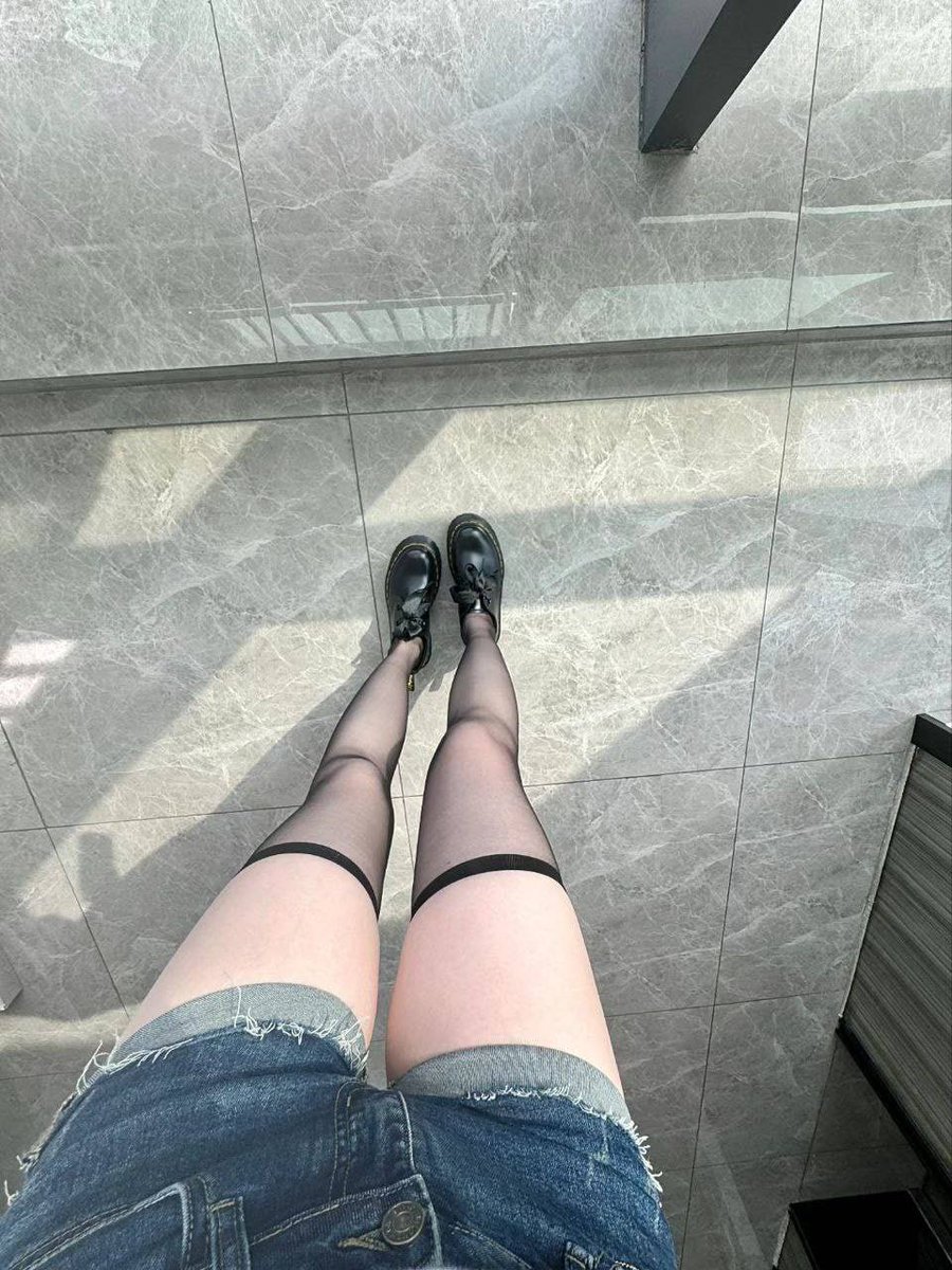 DTS7843's tweet photo. @Sexytodashu 穿搭 https://t.co/LYET5Pn9d3