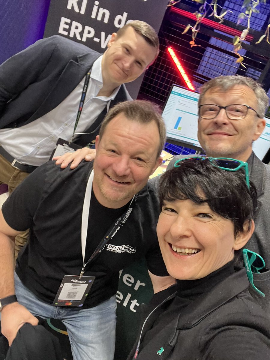 bynocs's tweet photo. 🚀 Wir waren auf der data:unplugged in Münster!

Mit Corinna Müller und Sascha Rab, vertraten wir die @softenginegmbh am Stand von @Office_Partner 🤝

Im Gepäck: Unsere ERP-SUITE &amp; die KI-Integration „EnGPT“ - wir sind mega gespannt, was die Zukunft der KI für uns bereithält https://t.co/EqBRuAzbop