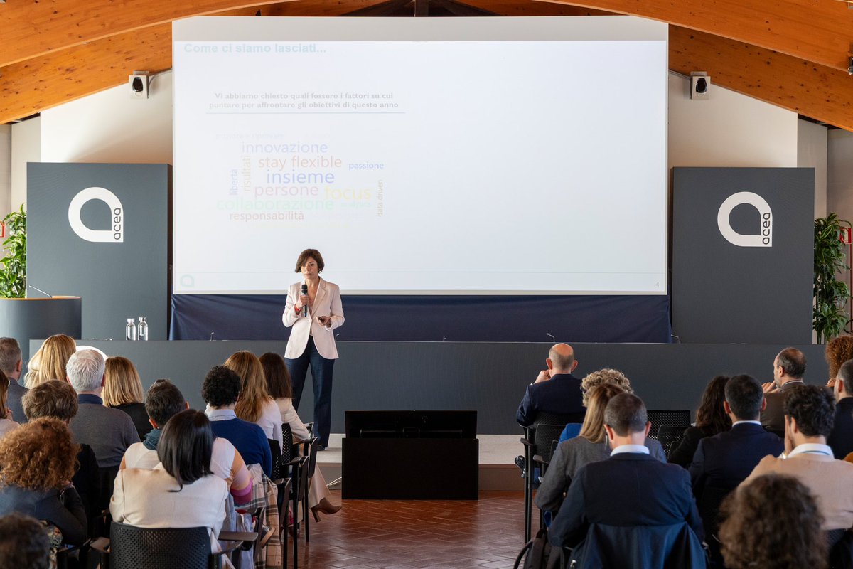 AceaGruppo's tweet photo. Si è tenuto alla Fornace il primo incontro 2025 della funzione Trasformazione Processi e Business. Un momento di confronto e collaborazione tra le società del Gruppo, con focus sui progetti innovativi e di standardizzazione, unificando e valorizzando le best practice del Gruppo. Insieme, verso processi più efficienti e integrati.
#AceaGruppo #Innovazione #Business