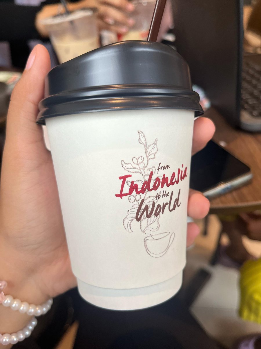 bunnybubbllee's tweet photo. hidup untuk secangkir kopi yang bisa kamu nikmati setiap harinyaa https://t.co/OUBVyRUtd5