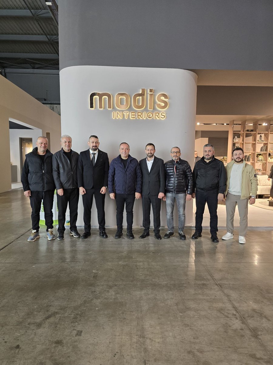 TMOSDER's tweet photo. "Salone del Mobile Milano tüm heyecanıyla devam ediyor! MOSDER Başkanı Davut Karaçak, ülkemizi başarıyla temsil eden markalarımızın stantlarını ziyaret ederek başarı dileklerinde bulundu. Türk mobilya sektörünün uluslararası arenadaki güçlü duruşu hepimize gurur veriyor. #MOSDER https://t.co/xNIC34eX0n