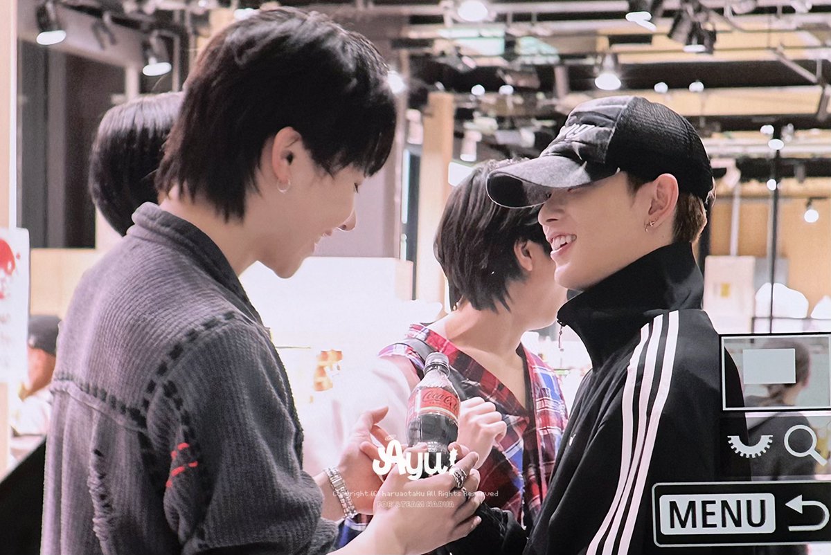 250412 KMJ

제로콜라러버 하루라스 🤝🏻

#andTEAM #HARUA #ハルア #하루아
#니콜라스 #NICHOLAS #ニコラス