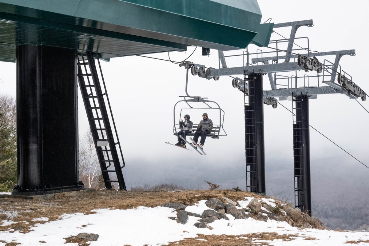 bretton_woods's tweet photo. Saturday, April 12th:
Lift Hours: 9:00am-4:00pm
24/48/72hr: 0”/0”/0”
Base Depth: 8-18”
Snow Conditions: Spring Conditions
Trails Open: 9
Glades Open: 0
Lifts Open: 1 (Zephyr High Speed Quad)
#ski93
#dayatthewoods
#skinewhampshire https://t.co/W13Xsh55Hn