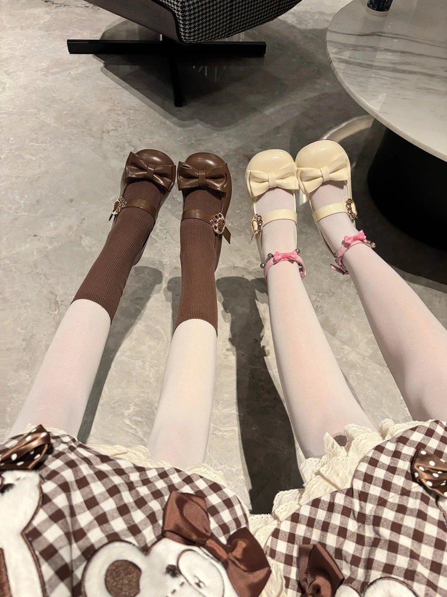 miaomiao661's tweet photo. 想舔谁的脚 https://t.co/sUplgqd711