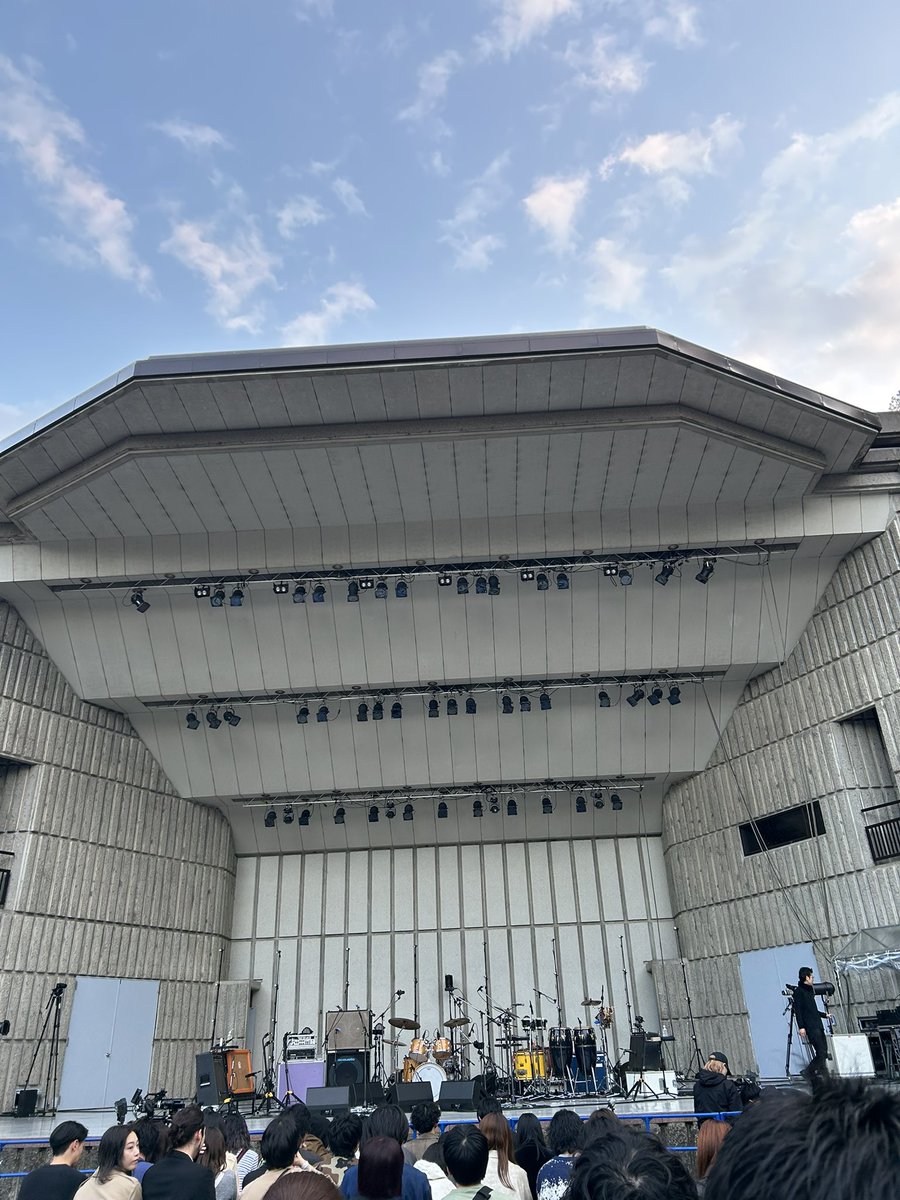 ayake2011's tweet photo. なんか外国のバンドを聴いてるみたいだった。随分印象が変わった！アヤノちゃん、バンドセットの時はほんと力強いし、楽しそう。林さんと向き合ってギター弾く姿はいい意味でエロティックさを感じたほど。安定のMCとアンコールなし！
#kanekoayano 
#カネコアヤノ https://t.co/16RHK8M9SC