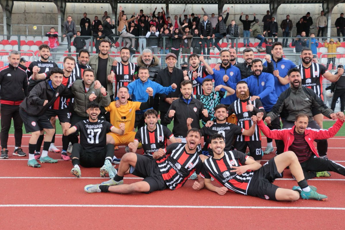 cihatkoc61's tweet photo. Kora kor bir mücadele sonunda güçlü rakiplerimizden Cizre Botansporu mağlup etmeyi başardık. Futbolcularımızı gönülden tebrik ediyorum. Yolun sonu şampiyonluk… #Silopigücü https://t.co/65Nid4m8lY
