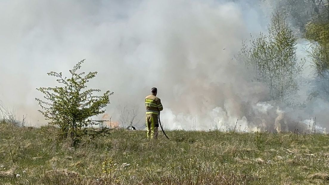 Natuurbrand met rookontwikkeling in Bunde