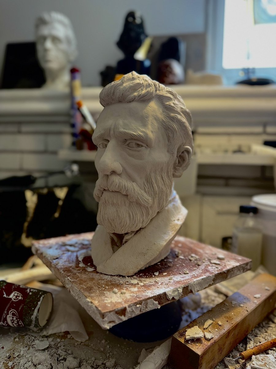 Maitham_Abdal's tweet photo. “Art is to console those who are broken by life.” van gogh
“الفن هو لمواساة الذين حطّمتهم الحياة.”
فان جوخ
الصبه الاولى من الجبس لمنحوتتي لفان جوخ
المنحوتة مستوحاة لبورتريه رسمه فيه صديقه الفنان جون راسلو اللوحة تعتبر الاوقع و الاقرب لوجه فان جوخ الحقيقي

#vangogh @vangoghartist https://t.co/SkMRDHSz66