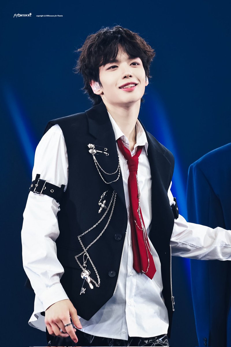 FifthSeason_hm's tweet photo. 250111 SMTOWN

#OurFutureHasArrived 
#찬란히_빛날_하민이의_미래 
#HAMIN #하민 #SMTR25 https://t.co/wz55ATEL4a