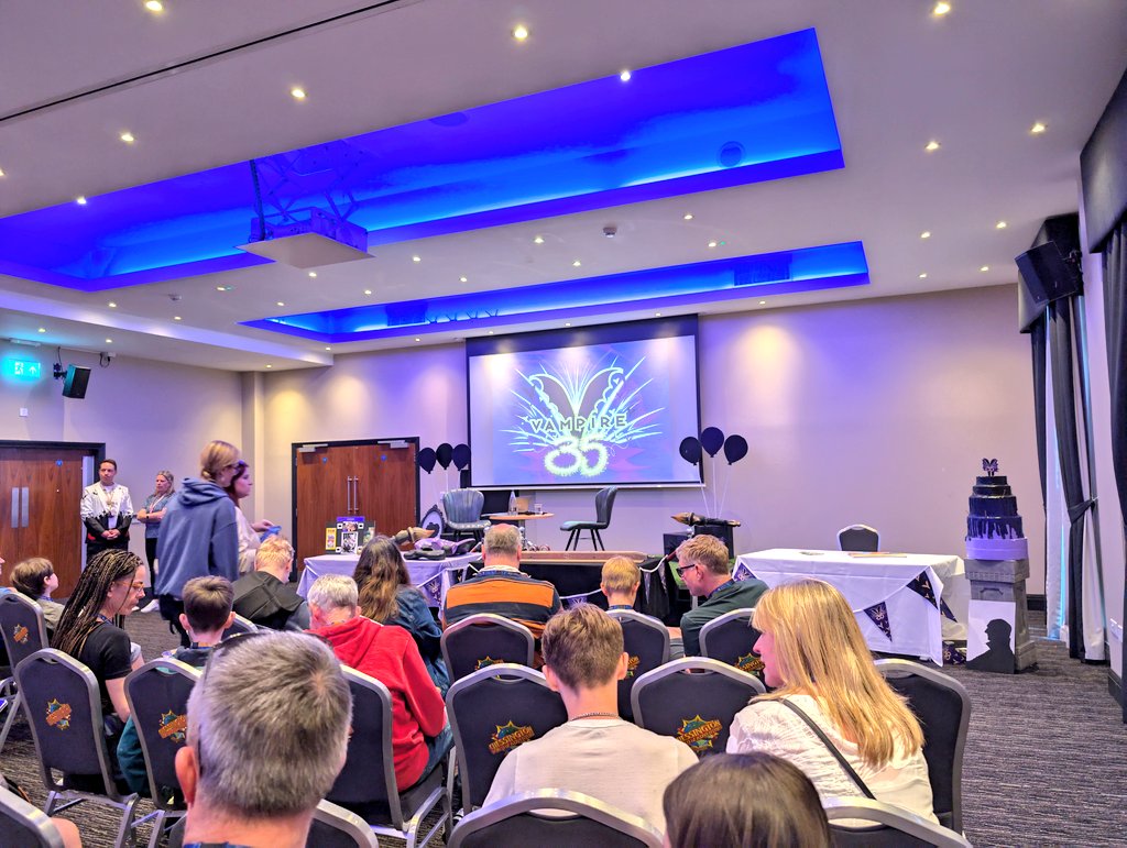 ChessingtonBuzz's tweet photo. Q and A time in the Serengeti Suite
#Vampire35
#JohnWardleyQandA https://t.co/mCNsEZP9vD