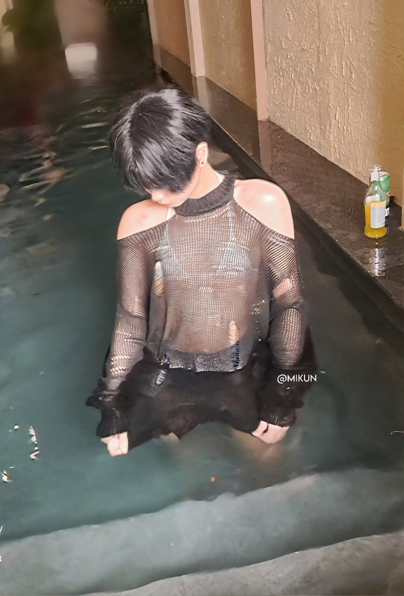 mikunnyan_'s tweet photo. Pool party https://t.co/M5PmFJ6lZq
