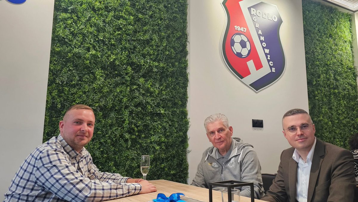 CzajkowskiLuke's tweet photo. W Granowicach dziś oficjalnie otwarto zmodernizowaną szatnię @RodloGranowice  🥳 obiekt powstał dzięki zaangażowaniu Wójt Elżbiety Jedleckiej, działaczy klubu oraz mieszkańców 🤝

Całość prezentuje się naprawdę imponująco. Każdemu klubowi życzę takiej infrastruktury 🏟 https://t.co/DhscKrRCer