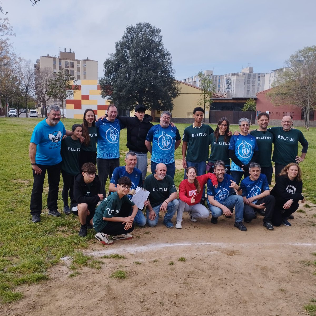 Vadebelit's tweet photo. Dissabte de #bèlit
Sumem tres partits, i sumem canes, bèlits, metres, fent créixer la família i el barri!
Gràcies equips #bèlitus #obèlit #canadencs i #ElForn!
Demà+🙌🫶🔝🔝🔝 https://t.co/Kz5y4A9KGW