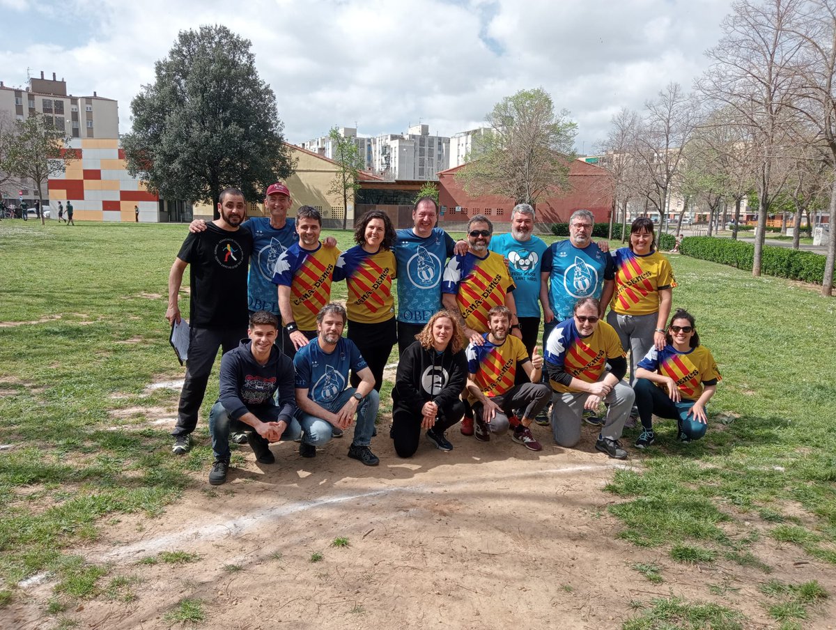 Vadebelit's tweet photo. Dissabte de #bèlit
Sumem tres partits, i sumem canes, bèlits, metres, fent créixer la família i el barri!
Gràcies equips #bèlitus #obèlit #canadencs i #ElForn!
Demà+🙌🫶🔝🔝🔝 https://t.co/Kz5y4A9KGW
