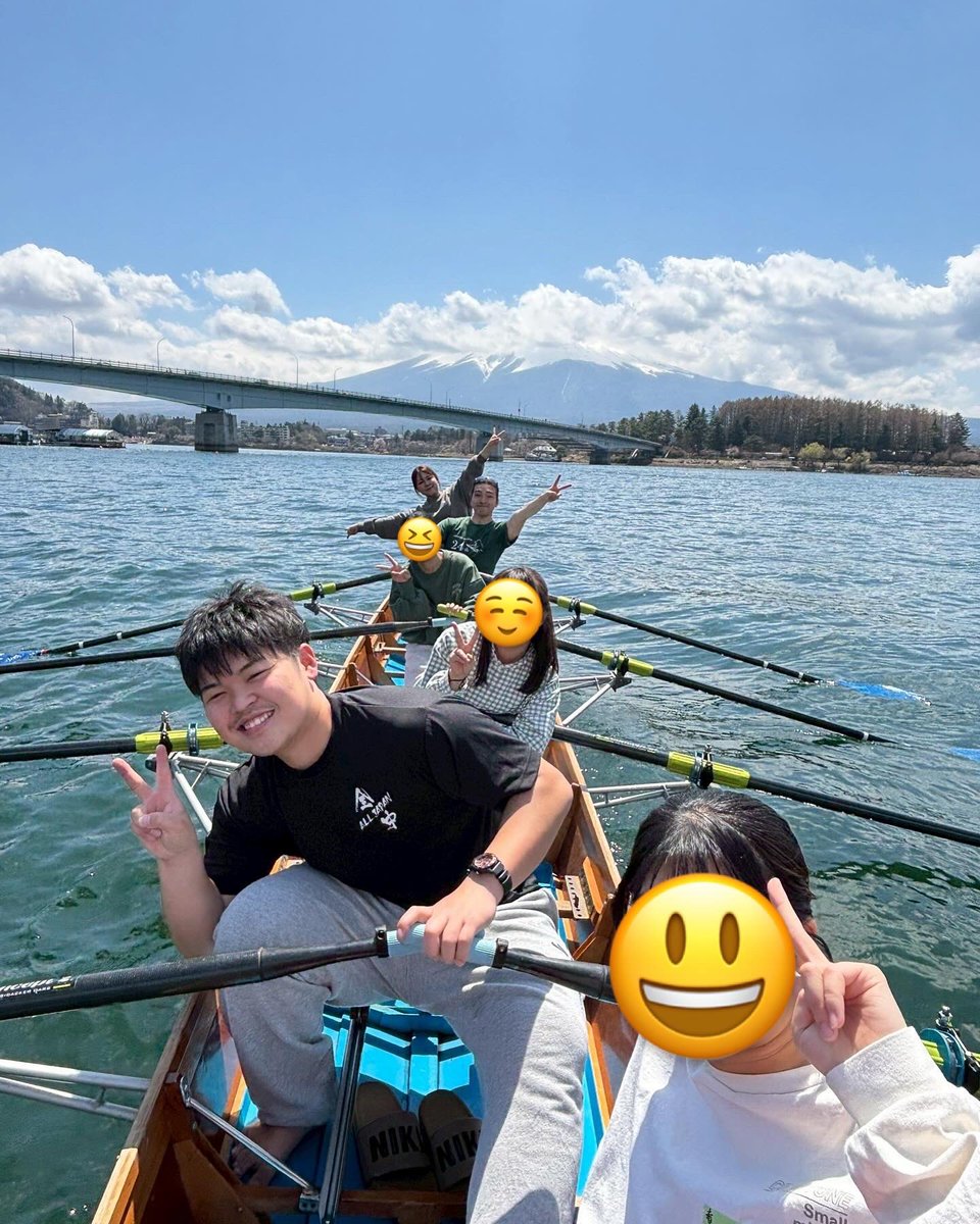 boatymurowing's tweet photo. 4/12今日の新歓は、乗艇体験でした✨️
天気に恵まれ、19人の1年生がきてくれました🥹🥹ありがとう！！
興味を持ってくれた子や部活の視野に入れてくれた子も多く嬉しかったです！4/15には女子会・男子会、4/17にエルゴ体験があるので是非参加して欲しいです🚣‍♂️🚣‍♂️ https://t.co/yi3jQhN4ue