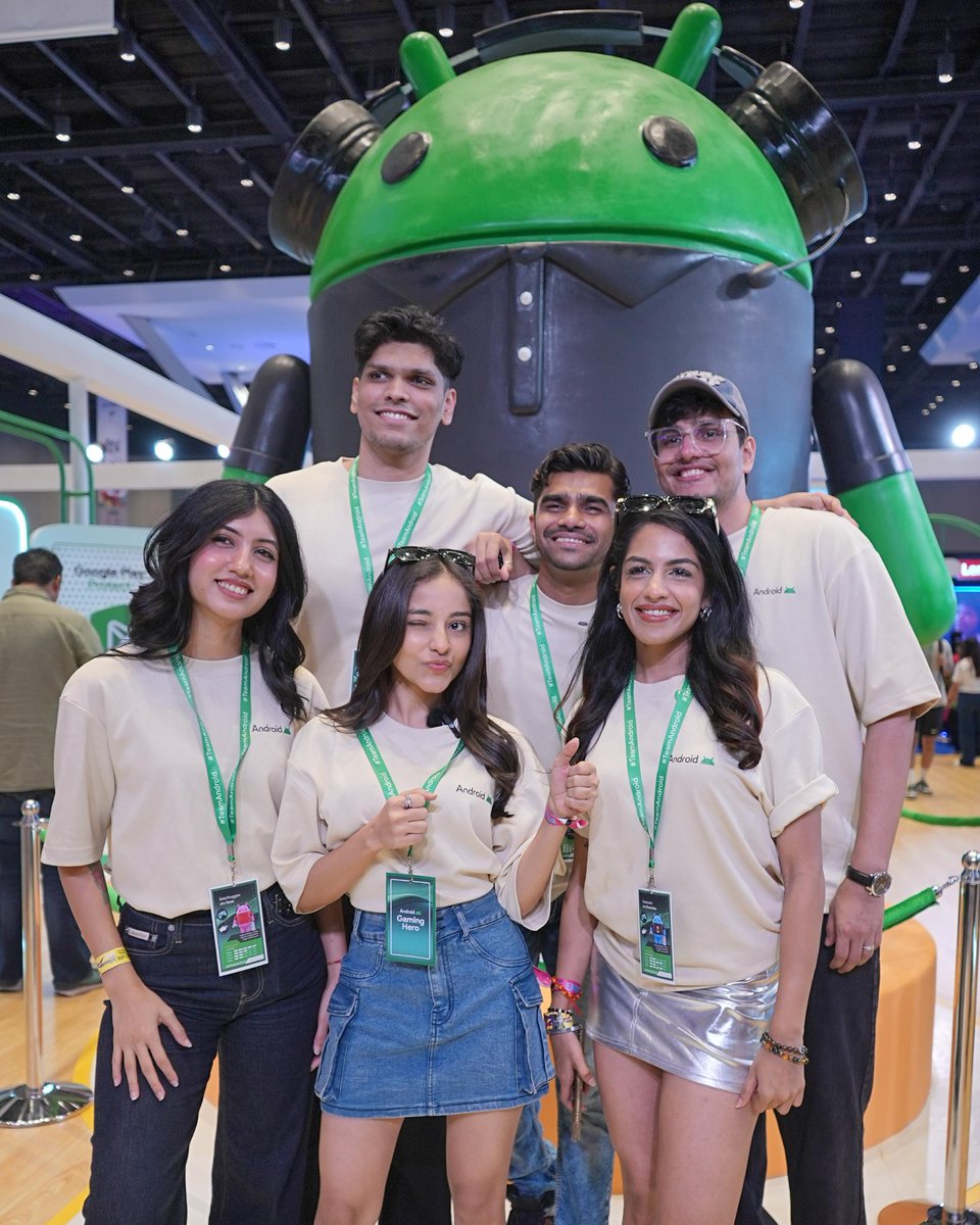 GoogleIndia's tweet image. Say 💚 in the chat to say hi to #TeamAndroid 🎮 
#AndroidLand