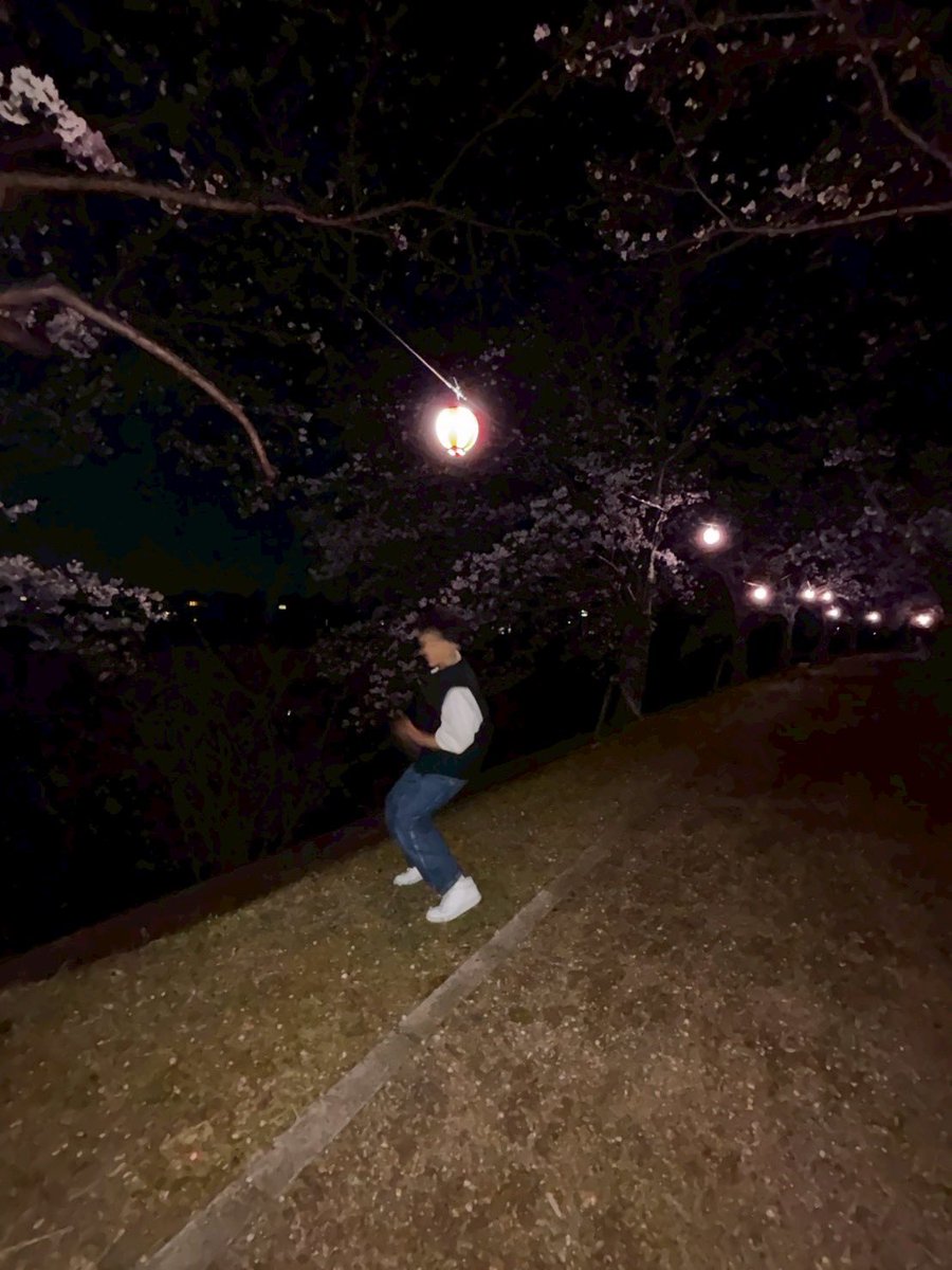 夜桜きれい^^
ひまやからdmしましょ！！
 #年上好き #いいねでdm #高校生ゲイ #高校生バイ