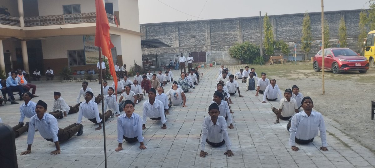 mukeshhss's tweet photo. Hindu Swayamsevak Sangh NEPAL 
हिन्दू स्वयंसेवक संघ नेपाल, कोशी संभाग 
प्राथमिक वर्ग पदसञ्चालन एवं समापन कार्यक्रमको दृश्य 
पशुपति शिक्षा मन्दिर कटहरी मोरङ https://t.co/fTkRE0FVst