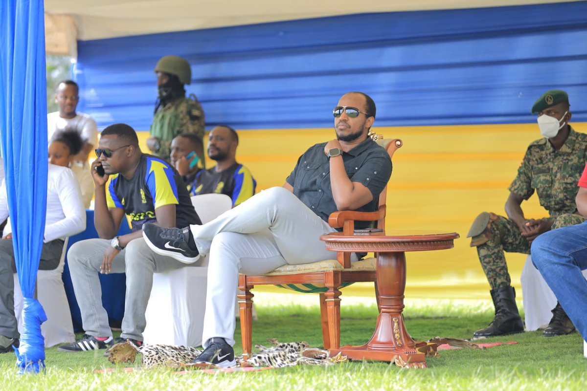 NLLNews's tweet photo. He promised and he has fulfilled, we are thrilled to have His Majesty @KingOyoOfficial grace the Ntare Lions League final

#Road2FortPortal https://t.co/zoAR5EQyEs