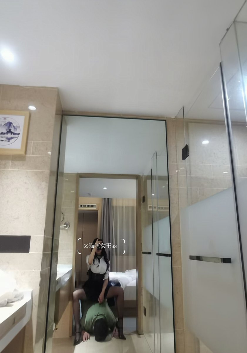 maomicc_ss's tweet photo. “爬！”
#女王 
#丝袜 
#狗奴 https://t.co/GMwOAutp1j