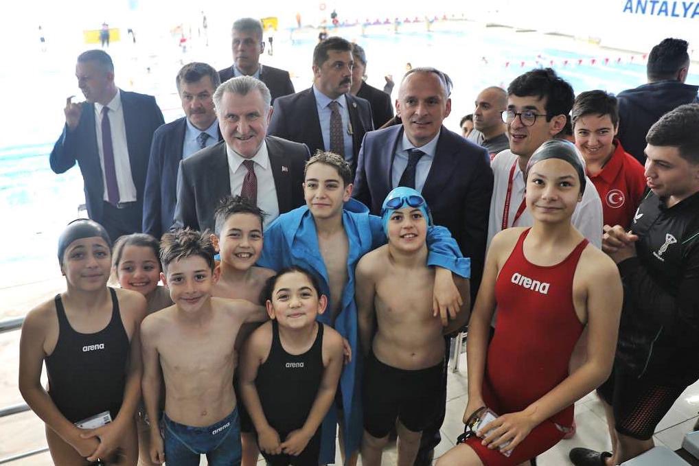 OA_BAK's tweet photo. 📌 Antalya’da göz bebeğimiz sporcularımızla bir araya geldik.

Genç sporcularımıza başarılar diliyorum. Her zaman yanınızdayız!🇹🇷 https://t.co/bz31bSHVQJ