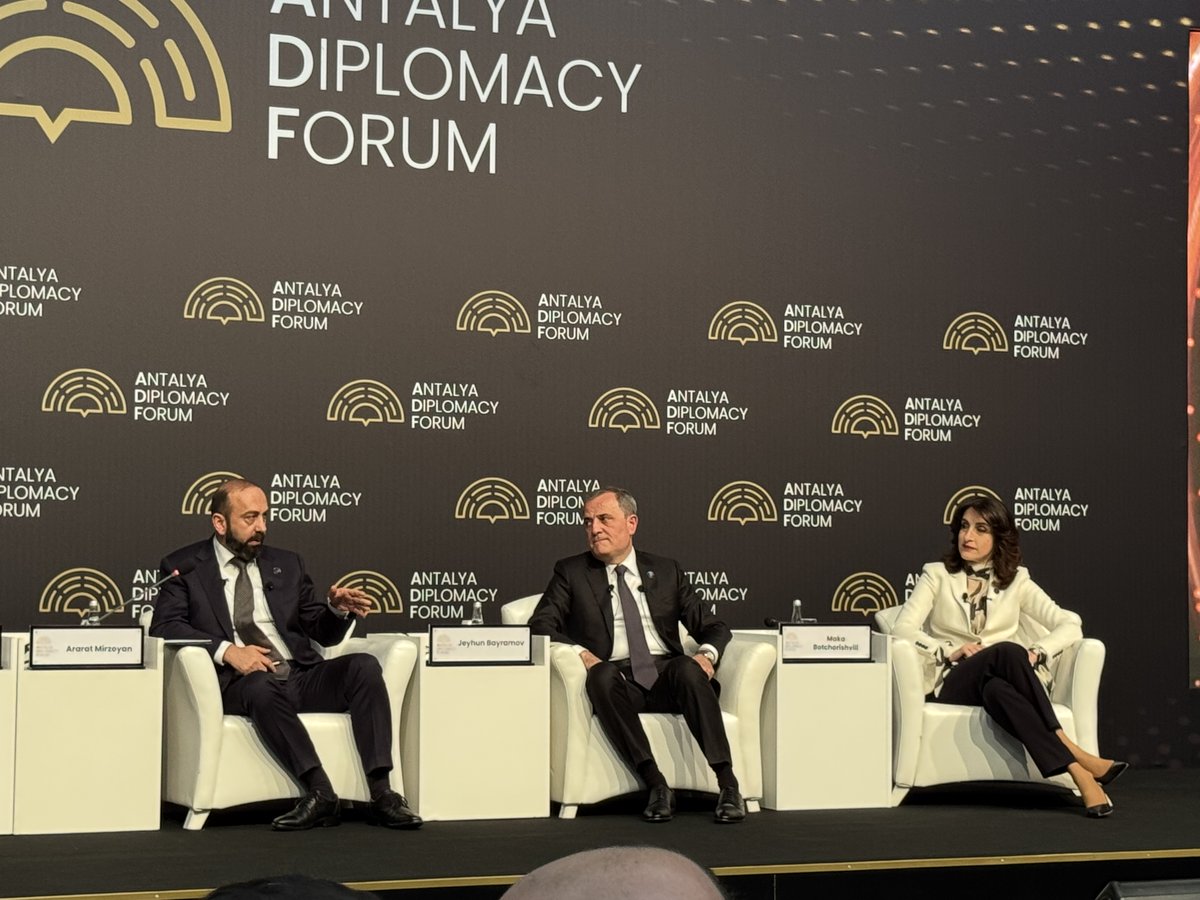 Arshaluis tweet media