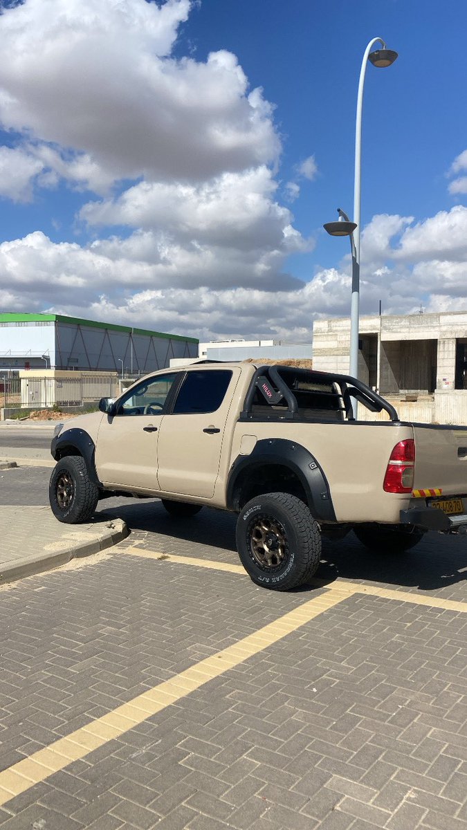 لـِ الطيب فرصة إن تعدّت  ،، تعدّت
و لـ النّفس عِزّه لا كرهت شيء صدت