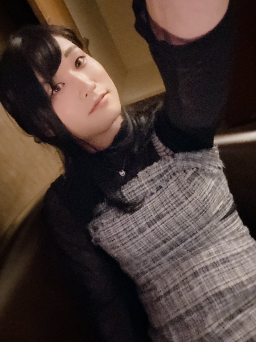 runa_2407's tweet photo. この深めスリットのワンピース大好き🥰

あったかくなってきたし、女装頻度増やしたい…！ https://t.co/sbc5exlOSH