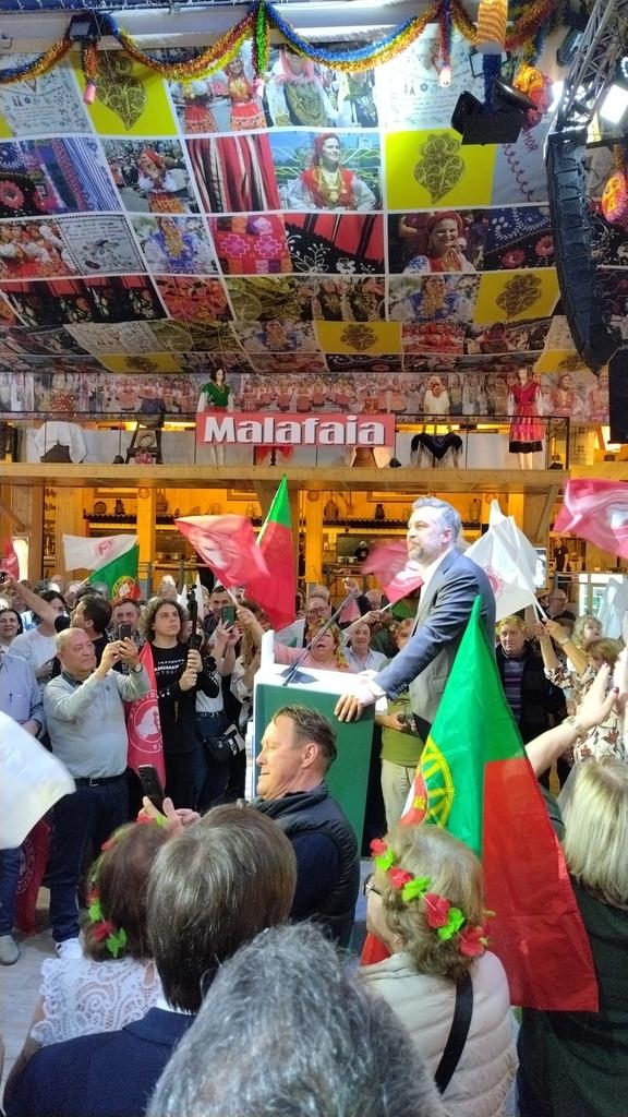 luisoares16's tweet photo. O próximo Primeiro-ministro de Portugal @PNSpedronuno!! ✊ https://t.co/PXMeDEKKDM
