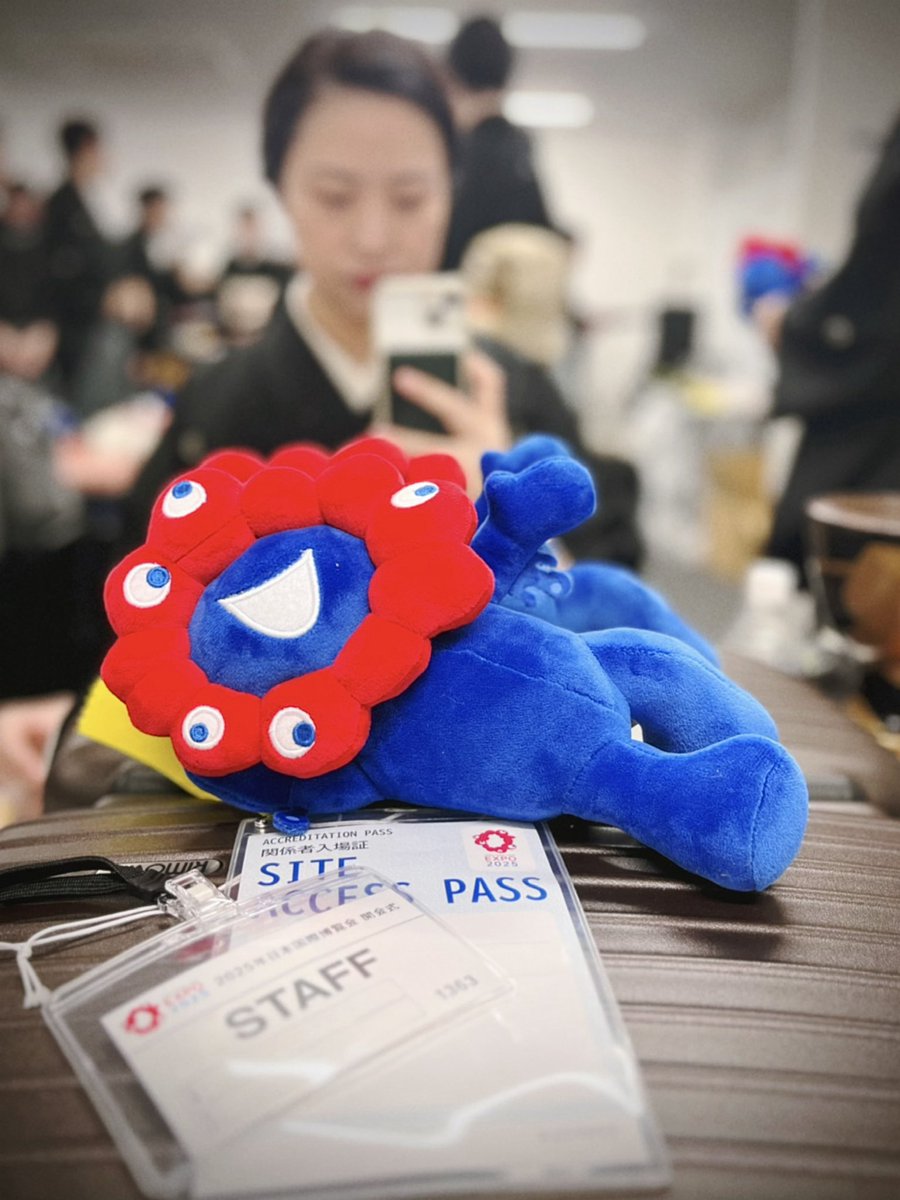 chi_iii's tweet photo. 🌏EXPO 2025
大阪・関西万博 開会式パフォーマンス
「祭り」に参加させていただきました！

大きなステージ、そして舞台上も舞台裏もプロフェッショナルばかり、とても刺激的な数日間でした。
お囃子方がこんなに集まる現場もそうそうない…！みんなに会えて笑って幸せすぎた…ラブお囃子ーず！🫶🌏 https://t.co/XYeq6OFmx2