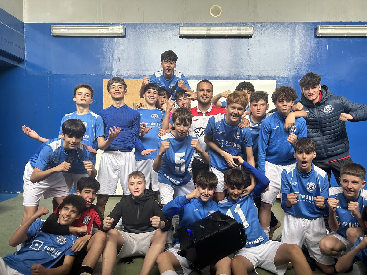 xarco_chavez's tweet photo. Gran victoria del infantil A @CDVicalvaro  frente al EF Rivas Vaciamadrid. Otra portería a cero y un gran juego asociativo del equipo. Tenemos que seguir así! #vamosVical https://t.co/m1L5mfzKpl