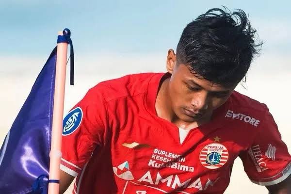 Cah Mboyolali di Persija, Dony Tri Pamoengkas ini keren banget sih!!

Patrick Kluivert layak mencoba dia untuk ke Timnas Senior.