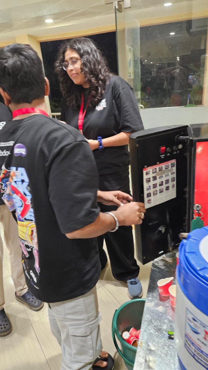HackbyteTPC's tweet image. Shoutout to @prabalpsingh71 for flying in from BLR to fix the coffee rigs throughout
Hahahaah, truly a lifesaver at #hackbyte #ThrowbackThursday