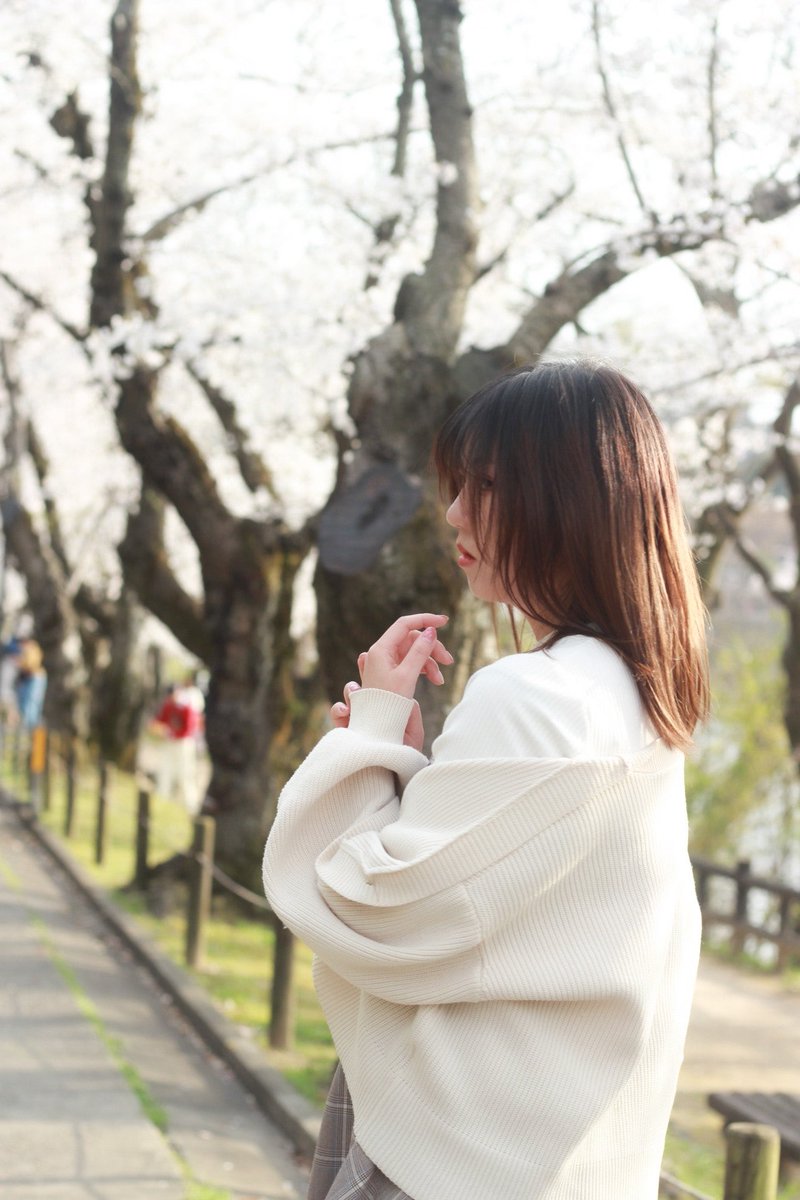 gntmstrb2's tweet photo. ポトレ🌸
選んだら全部同じ向きになった😙
コスしてぇコスメイクしてぇ https://t.co/zM6XNKMEJZ