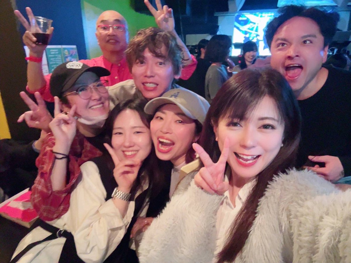 K-POPを知ってダンスはじめて、いろんな仲間に出会って、韓国にプチ留学したり、チーム組んで仲間と踊りづけの日々を過ごしたり、今の私があるのはこの時代、仲間たちと過ごしたたらなんだよなぁ〜。何年ぶり！？の仲間にたくさん会えました！嬉しかった！！！！