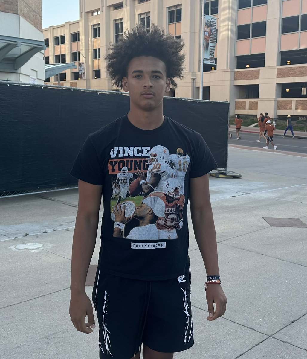 GHamiltonOTF's tweet image. Texas 5-star QB shirt game is a winner today at Texas visit . @ontexasfootball