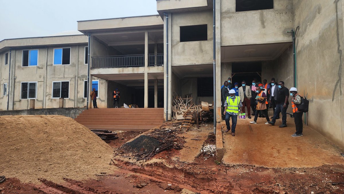 date_africa's tweet photo. 🇨🇲Cameroun : Le professeur Fru Angwafo III inspecte le centre d'urgence de Bamenda : des réparations urgentes et des améliorations fonctionnelles sont nécessaires

#utdainfo #utdabamenda #utdacameroun #utdacameroun #utdaBamenda_Emergency_Centre https://t.co/xTj5xYIQpJ
