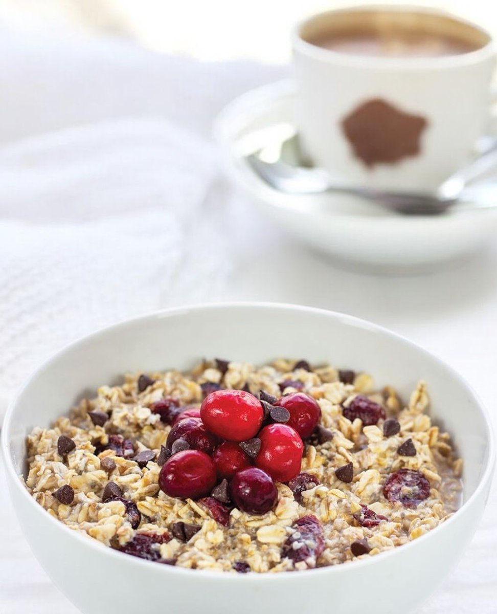 Good morning ☀️ Start your day with our Cranberry Chocolate Chip Oatmeal.   A fibre packed, healthy gut boosting oatmeal to help fuel your day.

#highfibre #healthygut #oatmeal #saturday #fuelforyourbody #superseeds #mornings #guthealth #happymind $HBFG
